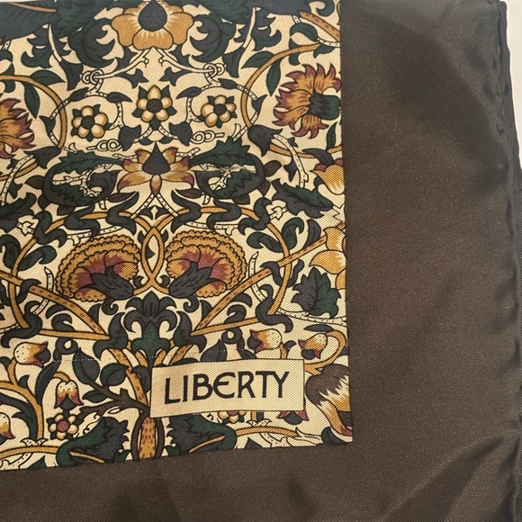 Harrods Accessories - NWT Harrods of London Liberty Silk Scarf